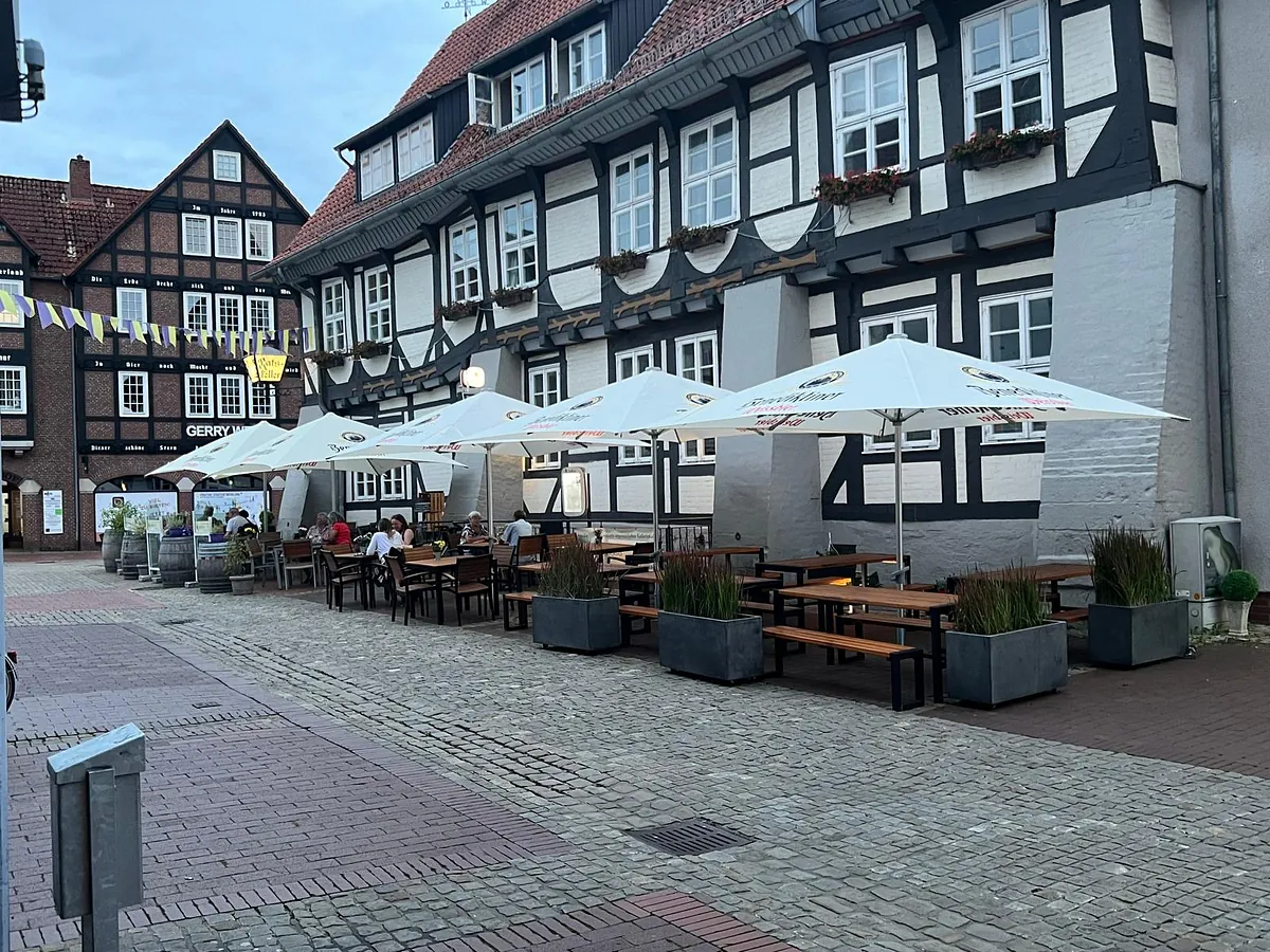 Ratskeller Wunstorf Außenansicht Terrasse